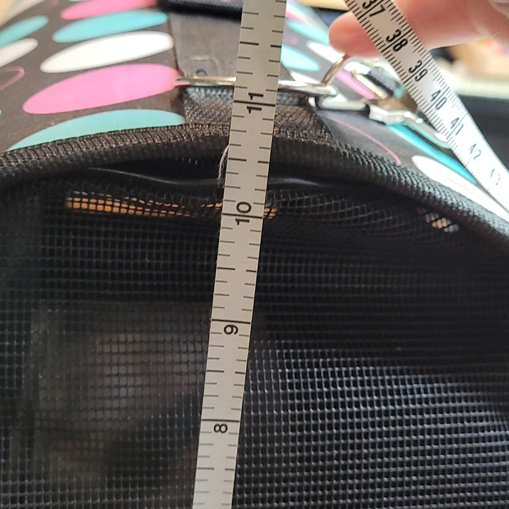 Pet carrier 20in x 8in x 10in height